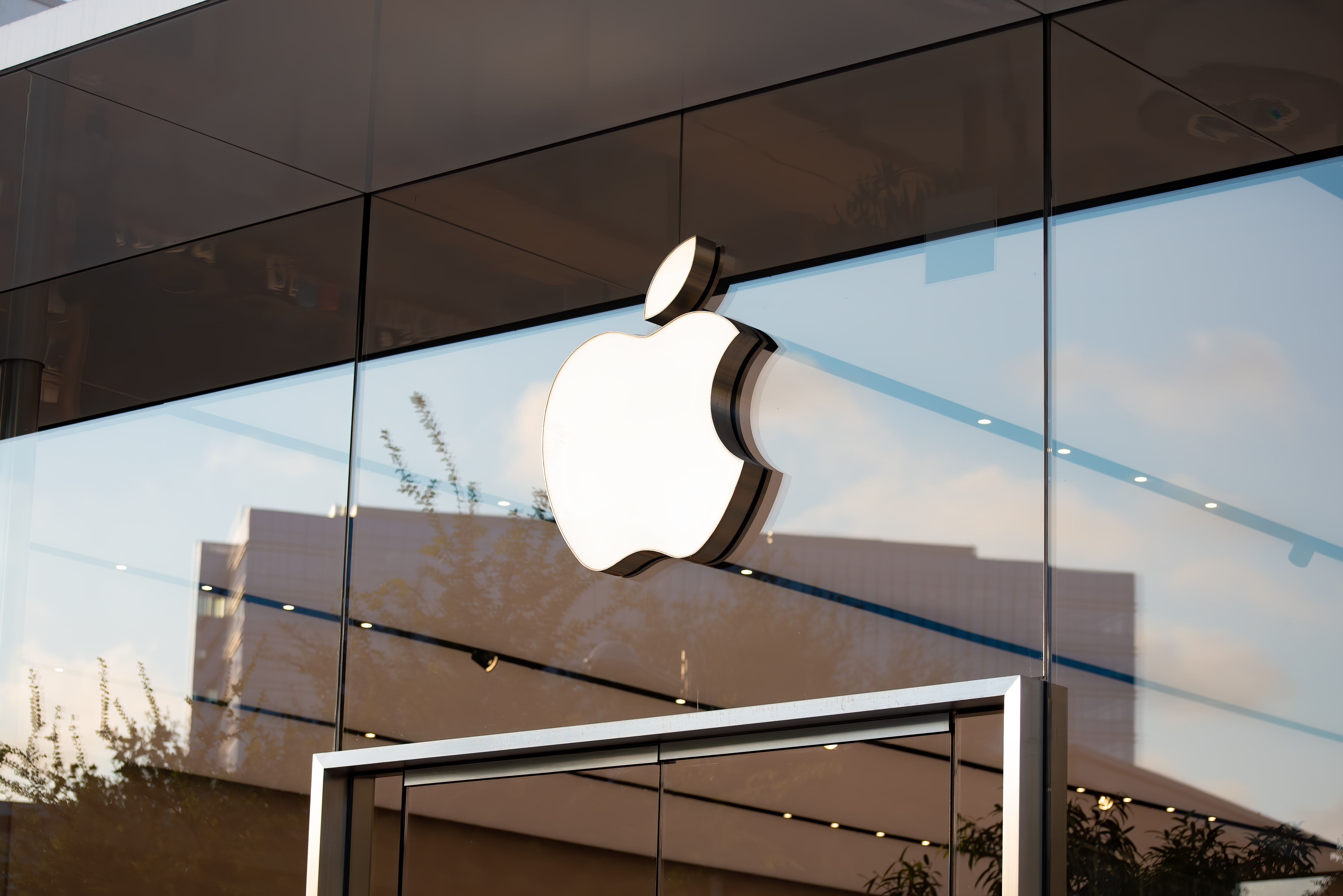 Apple Store อเมริกาเตรียมให้ถอดหน้ากากเข้าร้านได้ หากฉีดวัคซีนแล้ว! Apple Store อเมริกาเตรียมให้ถอดหน้ากากเข้าร้านได้ หากฉีดวัคซีนแล้ว!