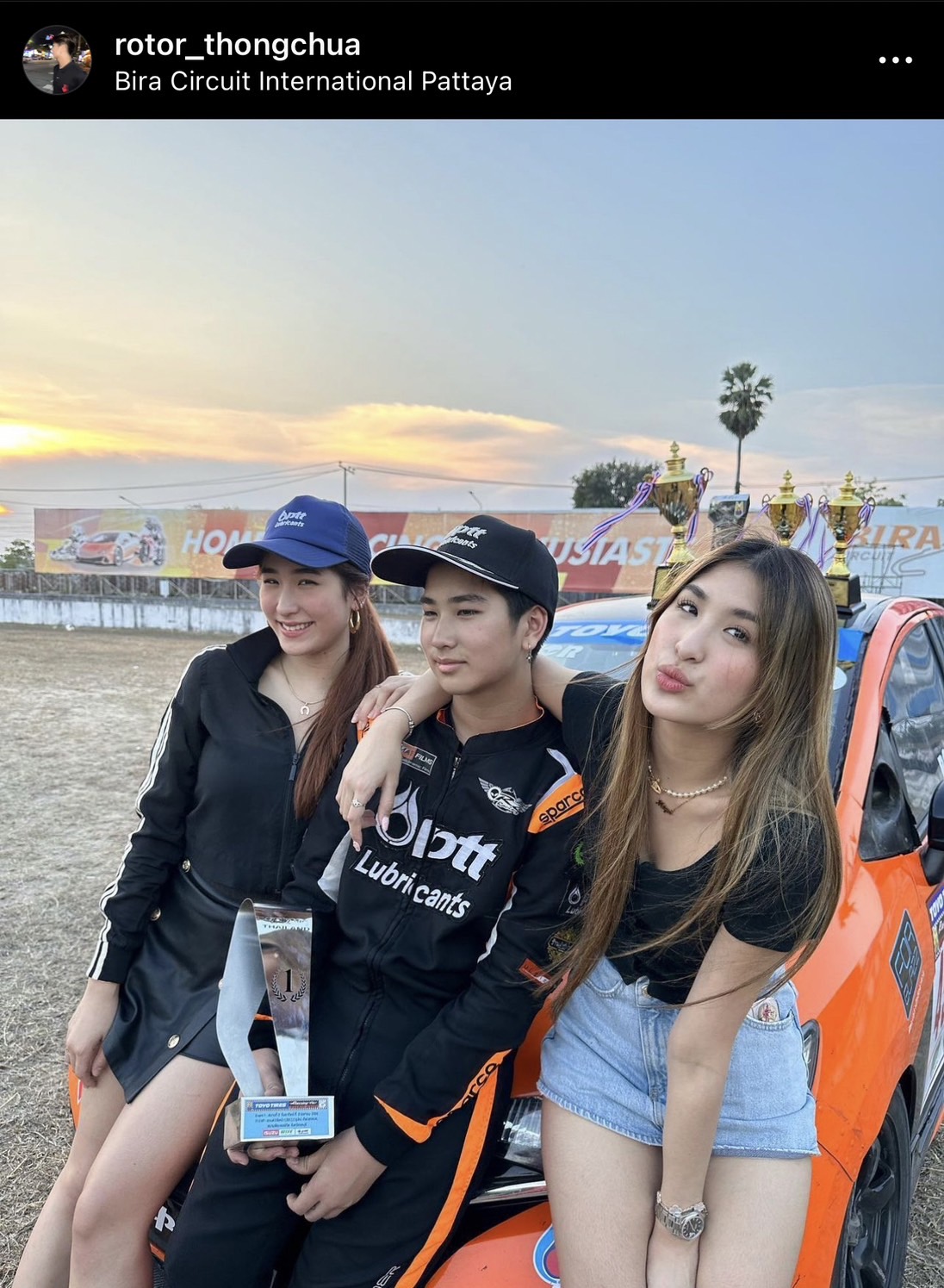 ครอบครัวทองเจือภาคภูมิใจ น้องโรเตอร์ ลูกชายคนเล็ก คว้าแชมป์แข่งรถอีกหนึ่งสนาม ครอบครัวทองเจือภาคภูมิใจ น้องโรเตอร์ ลูกชายคนเล็ก คว้าแชมป์แข่งรถอีกหนึ่งสนาม