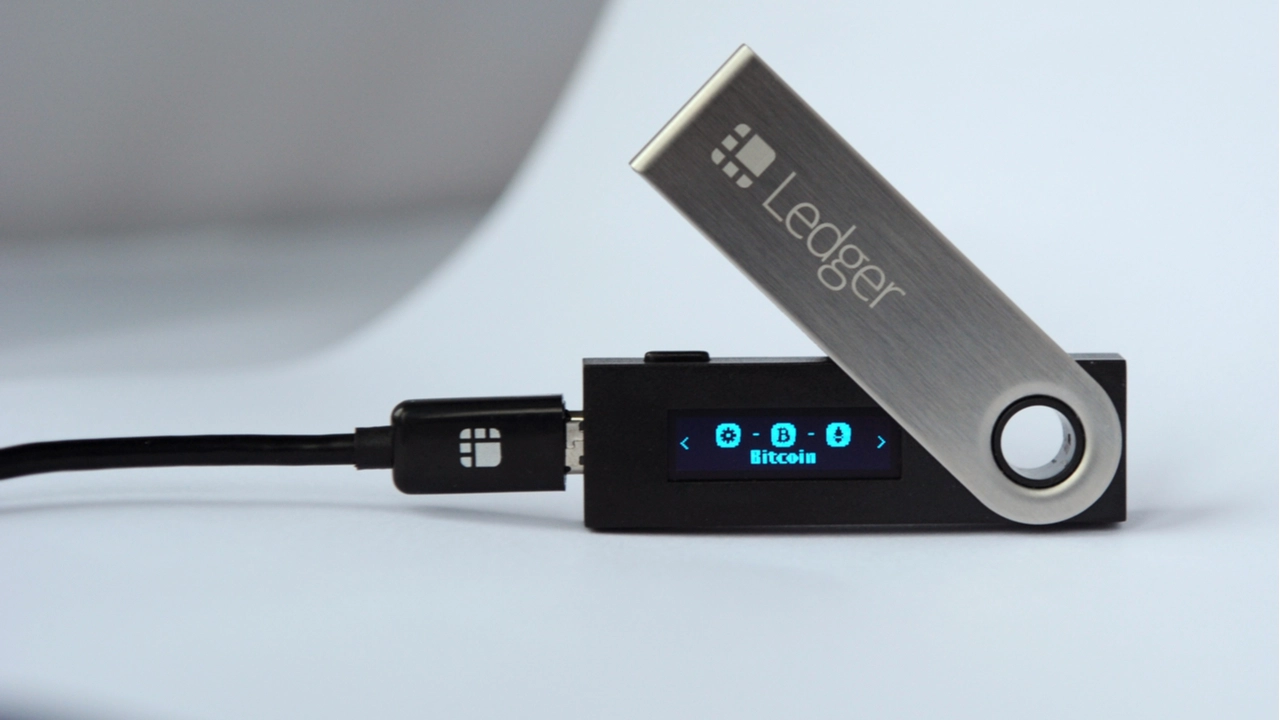 แฮกเกอร์ส่ง Ledger Nano X กระเป๋าเงินคริปโตของปลอม ไปยังบ้านของเหล่านักขุดหวังขโมยเงิน แฮกเกอร์ส่ง Ledger Nano X กระเป๋าเงินคริปโตของปลอม ไปยังบ้านของเหล่านักขุดหวังขโมยเงิน
