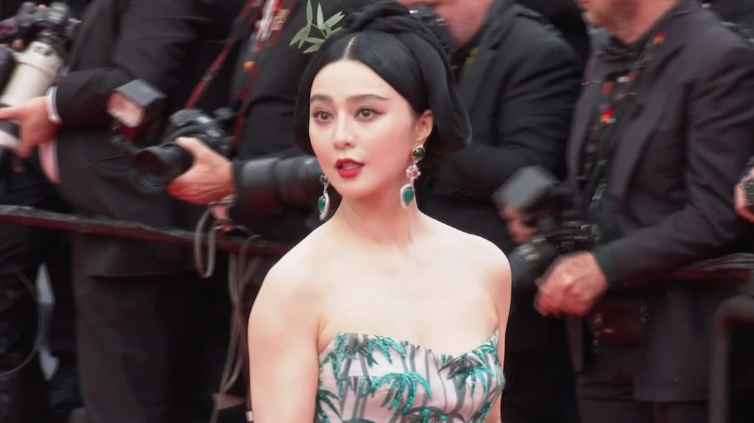 'ชมพู่ อารยา - ฟ่านปิงปิง'!! นำโผ Best Dress เมืองคานส์วันแรกของ Vogue Singapore 'ชมพู่ อารยา - ฟ่านปิงปิง'!! นำโผ Best Dress เมืองคานส์วันแรกของ Vogue Singapore