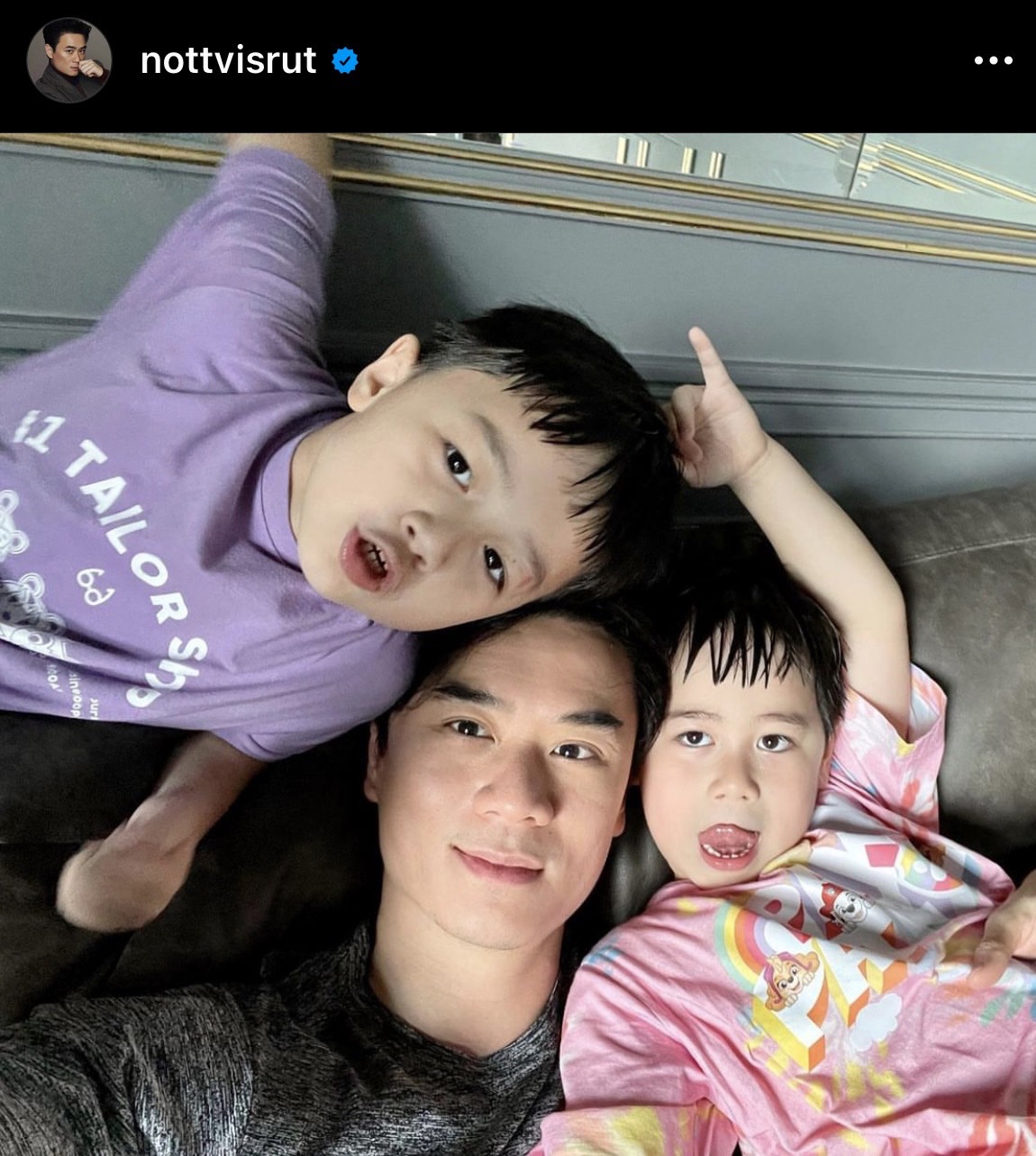 แฟนคลับกรี๊ดสนั่น! น็อต วิศรุต เผยภาพมาในลุคนายแบบสุดเท่ แฟนคลับกรี๊ดสนั่น! น็อต วิศรุต เผยภาพมาในลุคนายแบบสุดเท่