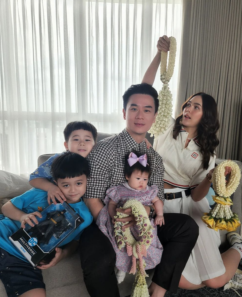 ย้อนรอยเส้นทางรัก “ชมพู่ อารยา” ปิดฉากรัก 8 ปี ก่อนเจอ “น็อต วิศรุต” ย้อนรอยเส้นทางรัก “ชมพู่ อารยา” ปิดฉากรัก 8 ปี ก่อนเจอ “น็อต วิศรุต”