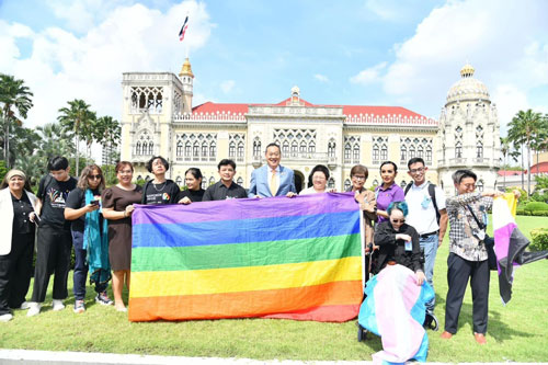 “กฎหมายสมรสเท่าเทียม” สร้างสังคมเท่าเทียมในประเทศไทย? “กฎหมายสมรสเท่าเทียม” สร้างสังคมเท่าเทียมในประเทศไทย?