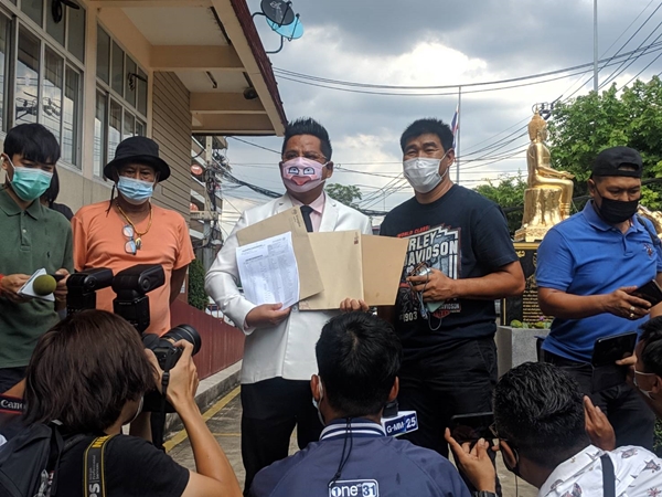 สมรักษ์ คำสิงห์ แจ้งความ หลังโดนโกงหวย ควักเงินสำรองจ่ายช่วยชาวบ้านหลักล้าน!! สมรักษ์ คำสิงห์ แจ้งความ หลังโดนโกงหวย ควักเงินสำรองจ่ายช่วยชาวบ้านหลักล้าน!!