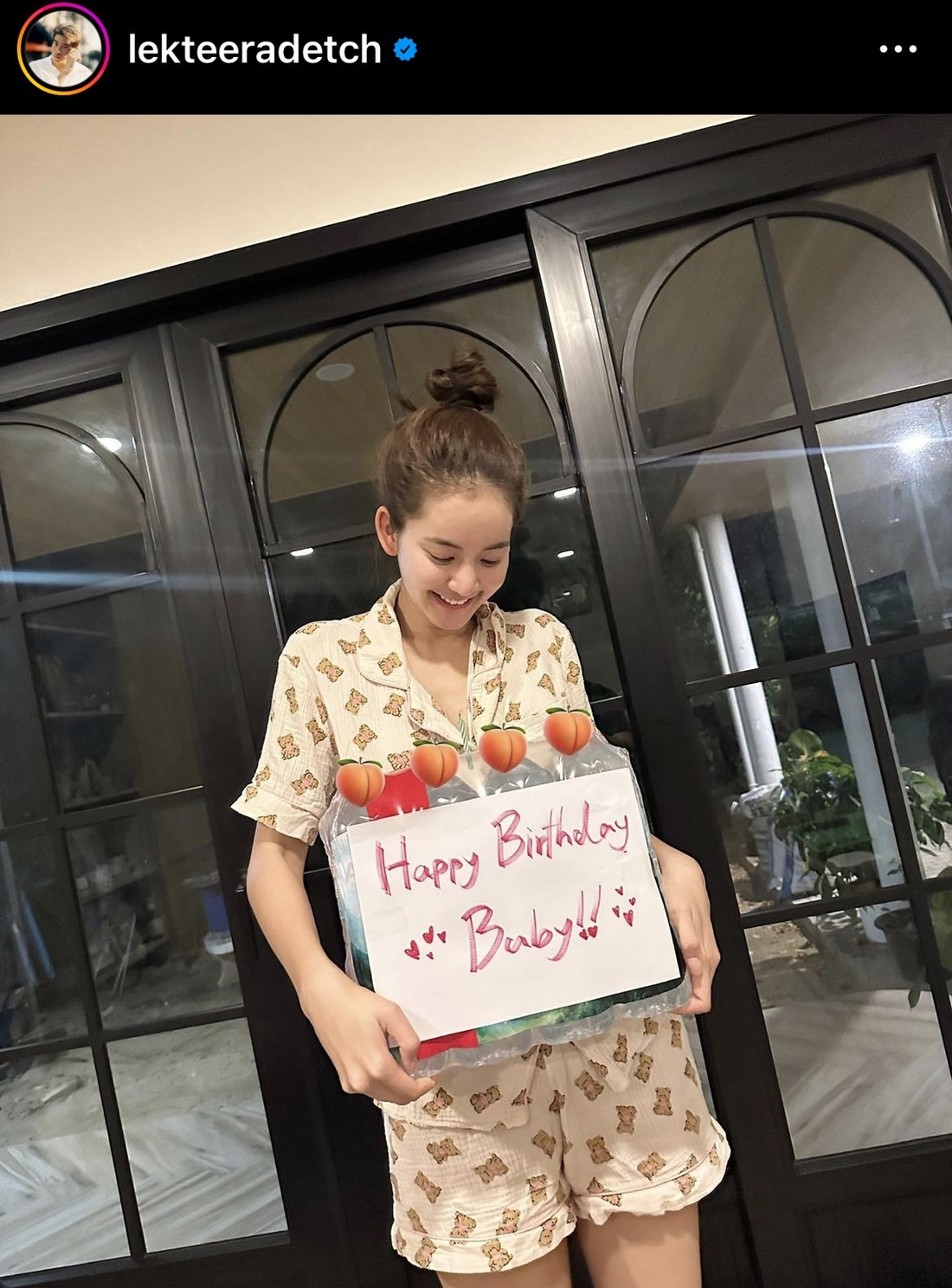“โบว์ เมลดา” ปลื้ม “อาเล็ก” เซอร์ไพรส์วันเกิดกลางดึก พร้อมของขวัญชิ้นพิเศษ
