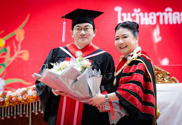 ขวัญ อุษามณี สวยด้วยเก่งด้วย จบปริญญาเอก รัฐประศาสนศาสตรดุษฎีบัณฑิต ขวัญ อุษามณี สวยด้วยเก่งด้วย จบปริญญาเอก รัฐประศาสนศาสตรดุษฎีบัณฑิต