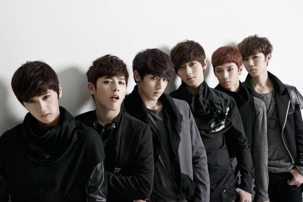 ฮันนีมูนในไทย!! 'คังจุน C-Clown' สละโสดกับสาวสวยนอกวงการ ฮันนีมูนในไทย!! 'คังจุน C-Clown' สละโสดกับสาวสวยนอกวงการ