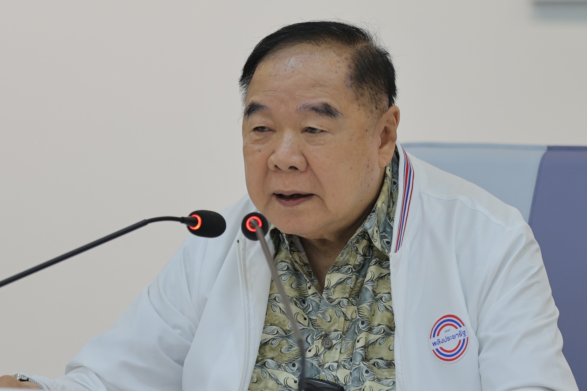 ด่วน! พล.อ.ประวิตร วงษ์สุวรรณ ลาออกจากหัวหน้าพรรคพลังประชารัฐแล้ว ด่วน! พล.อ.ประวิตร วงษ์สุวรรณ ลาออกจากหัวหน้าพรรคพลังประชารัฐแล้ว