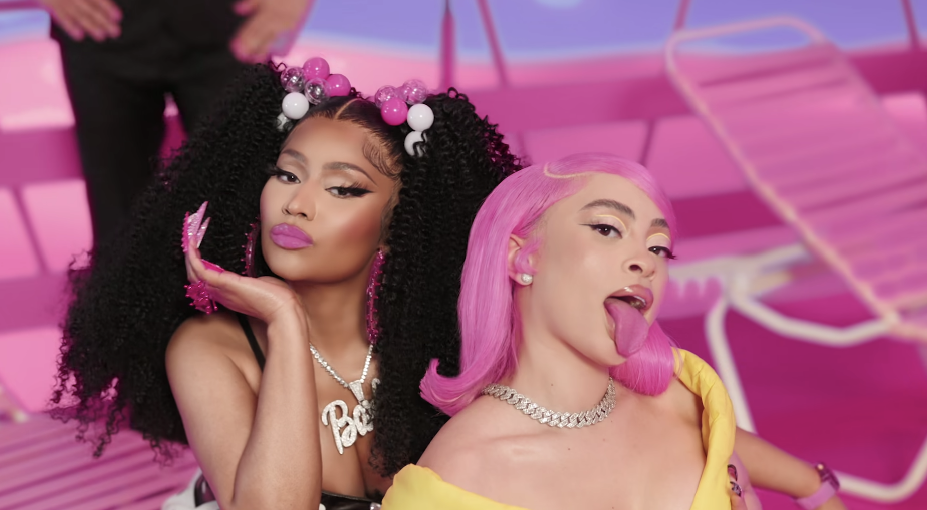 “Barbie: The Album” ทำลายสถิติใหม่ “UK Chart” มีเพลงติด Top 5 ถึง 3 เพลง “Barbie: The Album” ทำลายสถิติใหม่ “UK Chart” มีเพลงติด Top 5 ถึง 3 เพลง