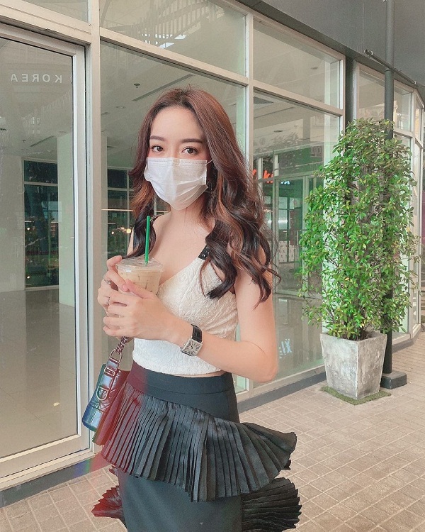 แก้มบุ๋ม ฉะโรคจิต ให้โอนเงินมา หลังตามป่วนถึงใน Live (มีคลิป) แก้มบุ๋ม ฉะโรคจิต ให้โอนเงินมา หลังตามป่วนถึงใน Live (มีคลิป)