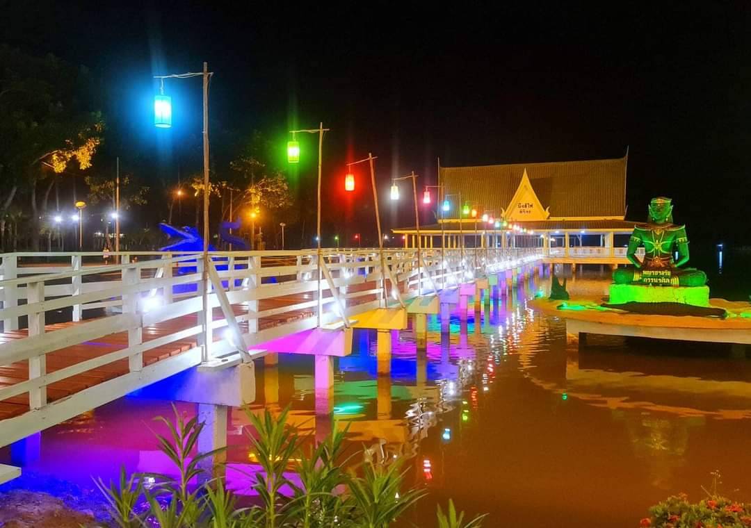 ลอยกระทง 2565  พิจิตรจัดใหญ่ เนรมิตบึงสีไฟ ภายใต้งาน ยลแสงจันทร์  คืนวันเพ็ญ 