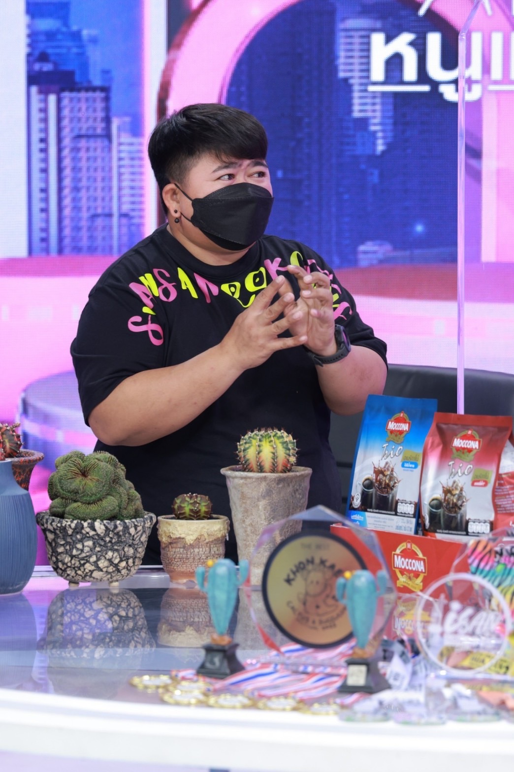 โก๊ะตี๋ ใช้เงินเพียงเดือนละ 30,000บาท ปลูกแคคตัสขายจนประสบความสำเร็จ!! โก๊ะตี๋ ใช้เงินเพียงเดือนละ 30,000บาท ปลูกแคคตัสขายจนประสบความสำเร็จ!!