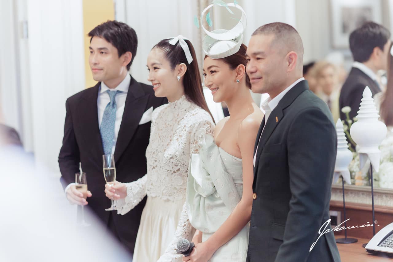 จัดเต็มบรรยากาศปาร์ตี้สละโสด ปอย-โอ๊ค จัดเต็มบรรยากาศปาร์ตี้สละโสด ปอย-โอ๊ค