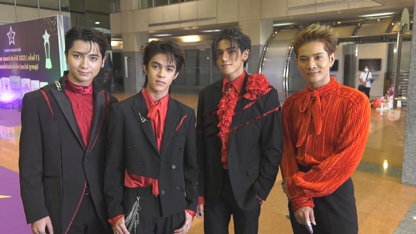New Country เตรียมโกอินเตอร์ เผยมีงานต่างประเทศติดต่อมาแล้ว (มีคลิป)        