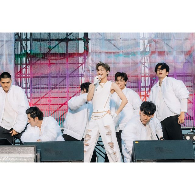 แซ่บเกินต้าน!! ‘พีพี กฤษฏ์’ ฉายเดี่ยวขึ้นเวทีเทศกาลดนตรีจีน แฟนๆ แห่เชียร์เนืองแน่น แซ่บเกินต้าน!! ‘พีพี กฤษฏ์’ ฉายเดี่ยวขึ้นเวทีเทศกาลดนตรีจีน แฟนๆ แห่เชียร์เนืองแน่น
