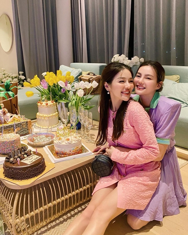 งานเข้า!! แอร์ ภัณฑิลา โพสต์ภาพอวยพร ดิว อริสรา ถูกชาวเน็ตแซะถามจัดวันเกิดได้แล้วเหรอ?!