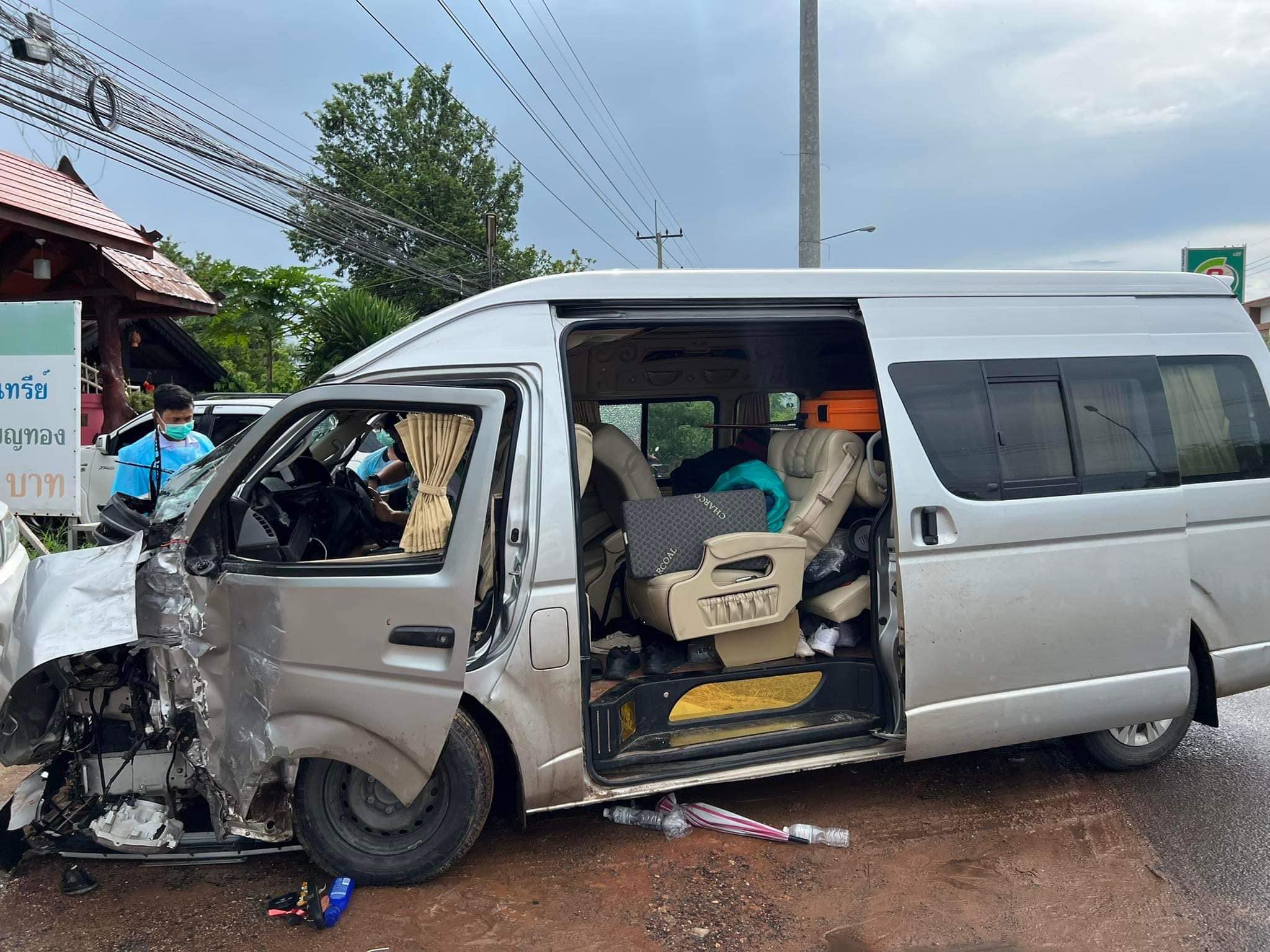 เนม สุรพงศ์ นักร้องลูกทุ่งดัง ประสบอุบัติเหตุ โชคดีที่ปลอดภัย! เนม สุรพงศ์ นักร้องลูกทุ่งดัง ประสบอุบัติเหตุ โชคดีที่ปลอดภัย!