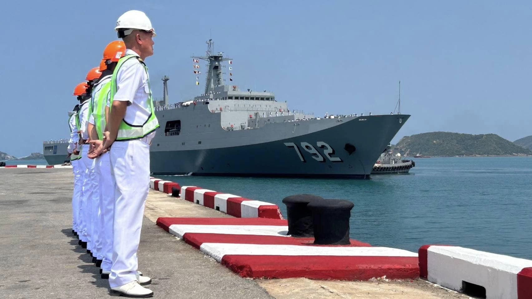 ยลโฉม เรือหลวงช้าง 792 เรือยกพลขึ้นบกลำใหม่ของกองทัพเรือ