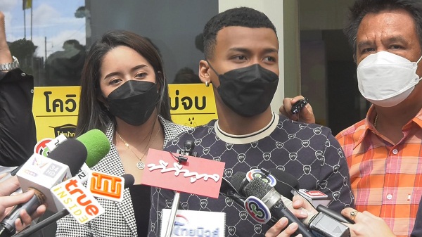 จับมือเดินหน้า “บอล – โชค” ทำงานส่วนที่เหลือให้ดีที่สุด  (มีคลิป)