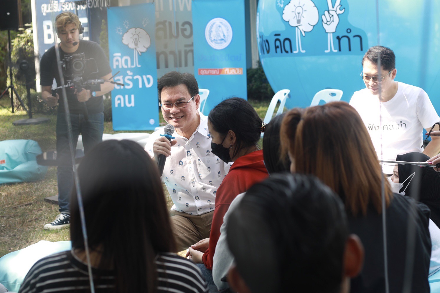 “จุรินทร์” มอบนโยบาย 5 ฟรี เป็นของขวัญวันเด็ก “จุรินทร์” มอบนโยบาย 5 ฟรี เป็นของขวัญวันเด็ก
