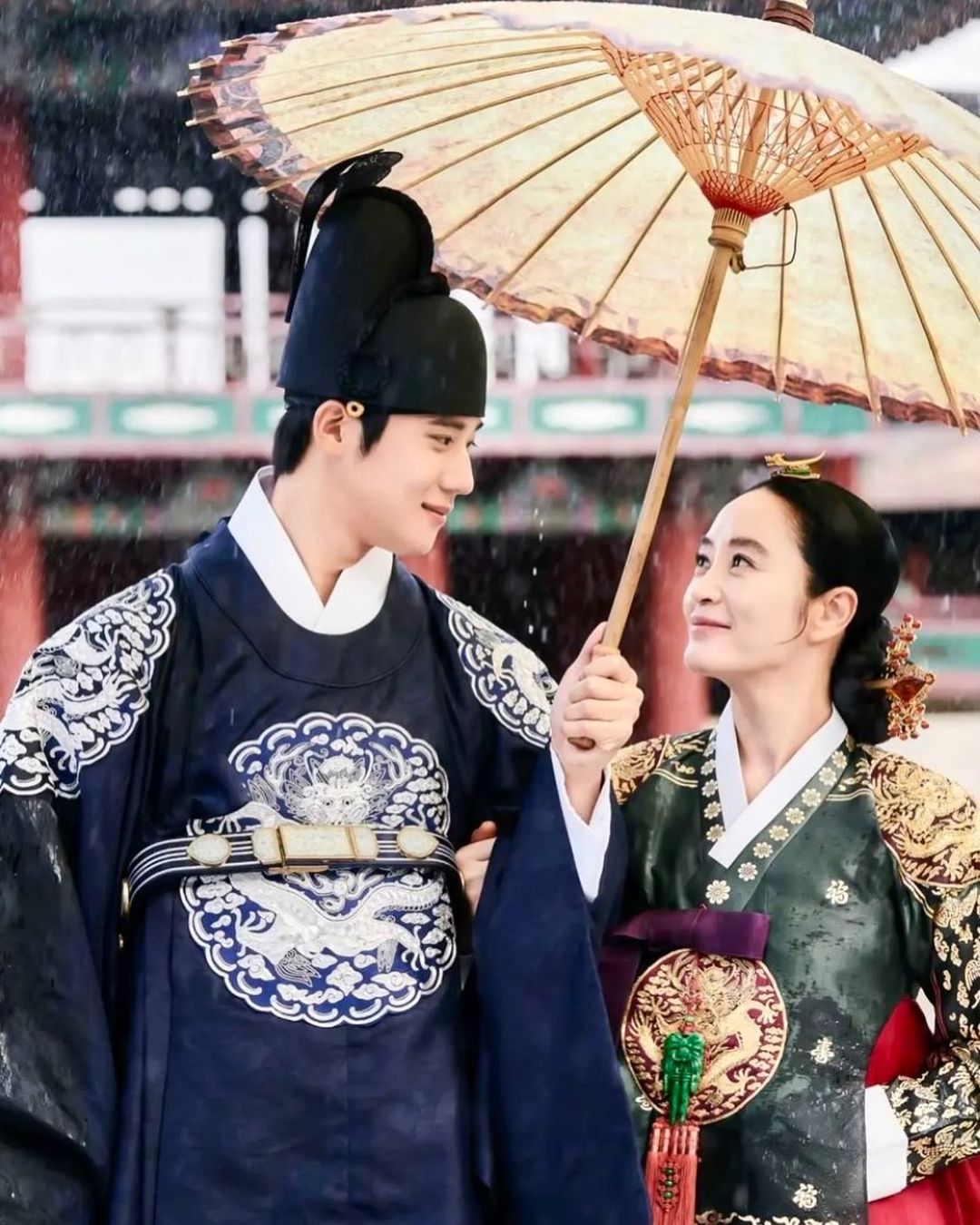 เสด็จแม่แฮปปี้!! ‘คิมฮเยซู’ ปาร์ตี้กับลูกชายในซีรีส์ ‘ใต้ร่มราชินี’ ครบทีม เสด็จแม่แฮปปี้!! ‘คิมฮเยซู’ ปาร์ตี้กับลูกชายในซีรีส์ ‘ใต้ร่มราชินี’ ครบทีม