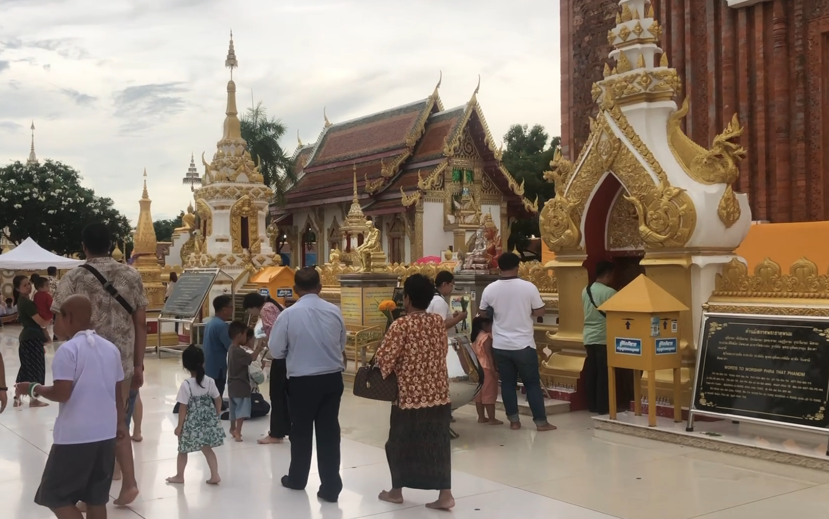 วันอาสาฬหบูชา 2566 ไหว้ “พระธาตุพนม” กราบพระอุรังคธาตุ ไม่ต้องไปถึงอินเดีย! วันอาสาฬหบูชา 2566 ไหว้ “พระธาตุพนม” กราบพระอุรังคธาตุ ไม่ต้องไปถึงอินเดีย!