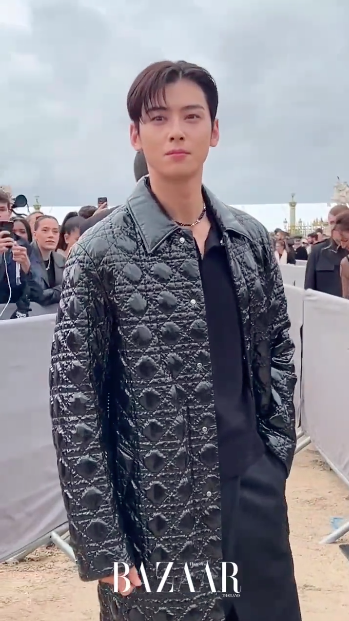 'ชาอึนอู - จีซู BLACKPINK’ หล่อสวยสุดปัง ที่ปารีสแฟชั่นวีค!! (มีคลิป)