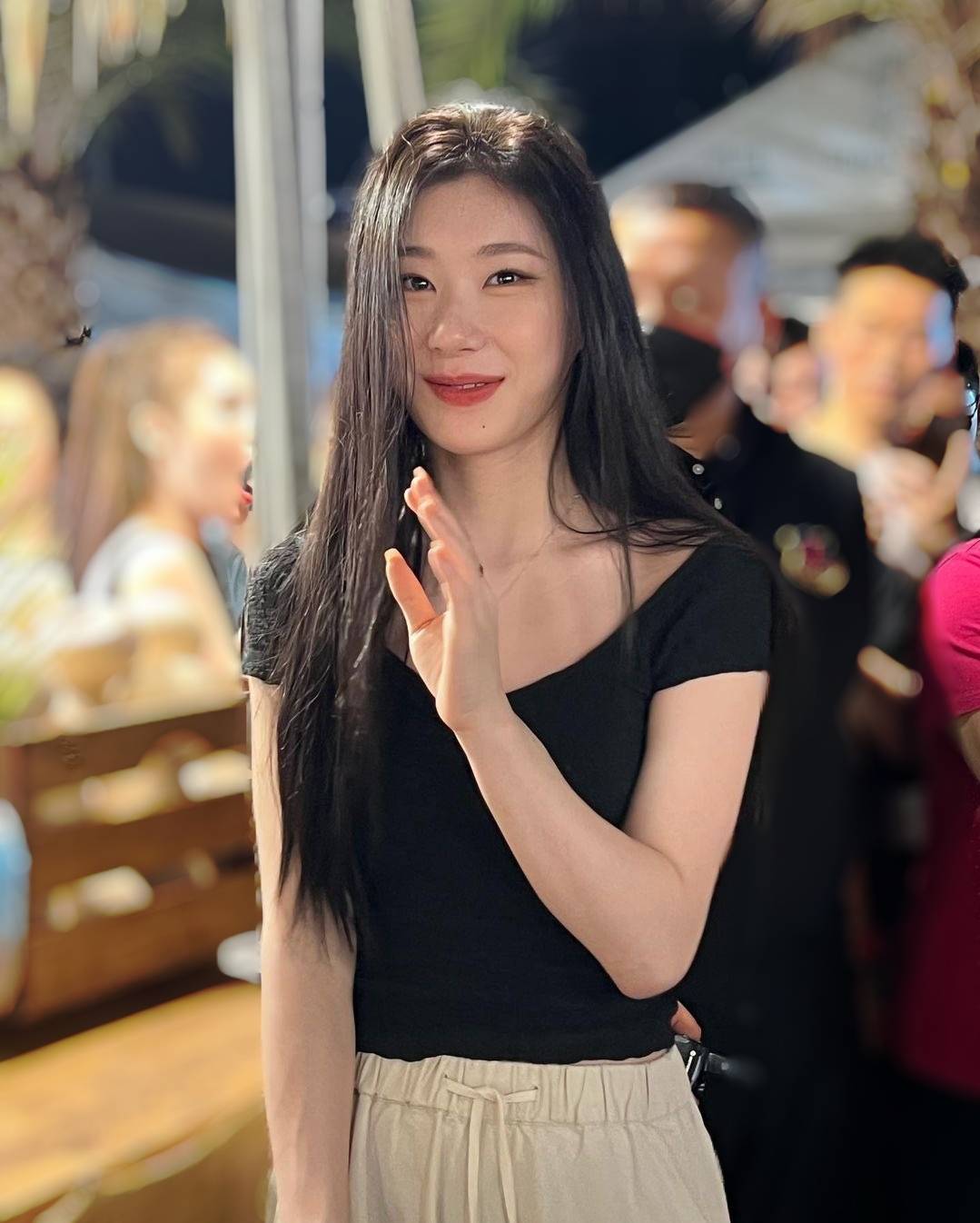 ชาวเน็ตแห่แชร์ภาพ  ITZY ศิลปินไอดอลเกาหลี เที่ยวตลาดกลางคืนที่ไทย