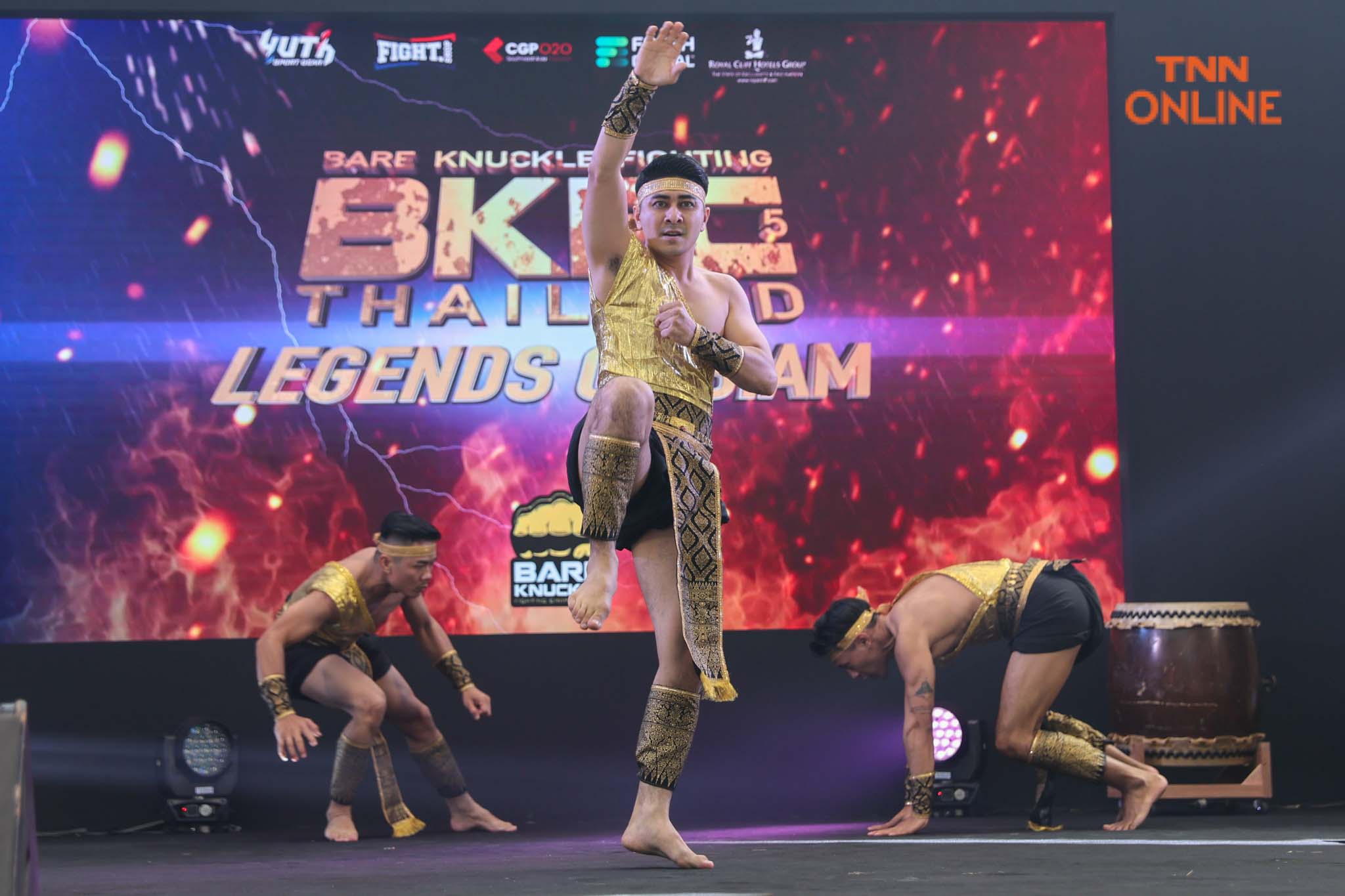 “บัวขาว” ดวล “แสนชัย” ชกจริง เจ็บจริง ดวลเดือดด้วยมือเปล่าในศึก BKFC Thailand ครั้งที่ 5 - LEGENDS OF SIAM “บัวขาว” ดวล “แสนชัย” ชกจริง เจ็บจริง ดวลเดือดด้วยมือเปล่าในศึก BKFC Thailand ครั้งที่ 5 - LEGENDS OF SIAM