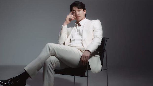 ดูดีคงกระพัน!! แฟนๆ หวีด ‘กงยู’ ลุคหล่อหรูล่าสุดกับแบรนด์ดัง (มีคลิป)