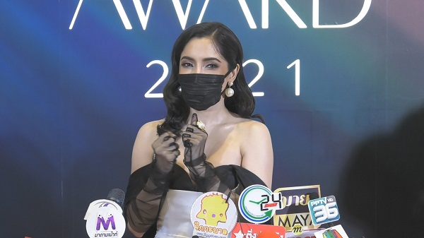 “พิ้งกี้ สาวิกา” ดีใจ “เบิร์ด” ส่งเสื้อให้ ยิ้มฝ่ายชายกำลังใจดี   (มีคลิป)