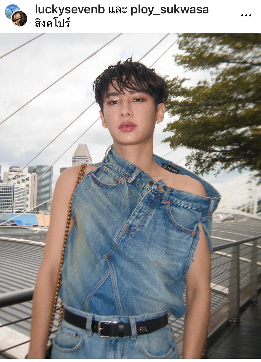 กัน อรรถพันธ์ กับแฟชั่นเสื้อยีนส์ไฟลุก! ทำแฟนๆ ฮือฮาหนักมาก กัน อรรถพันธ์ กับแฟชั่นเสื้อยีนส์ไฟลุก! ทำแฟนๆ ฮือฮาหนักมาก