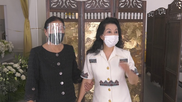 ทำตามสัญญา บิณฑ์ รอมอบเงิน 1 ล้านให้ครอบครัว ครูชาลี  (มีคลิป)