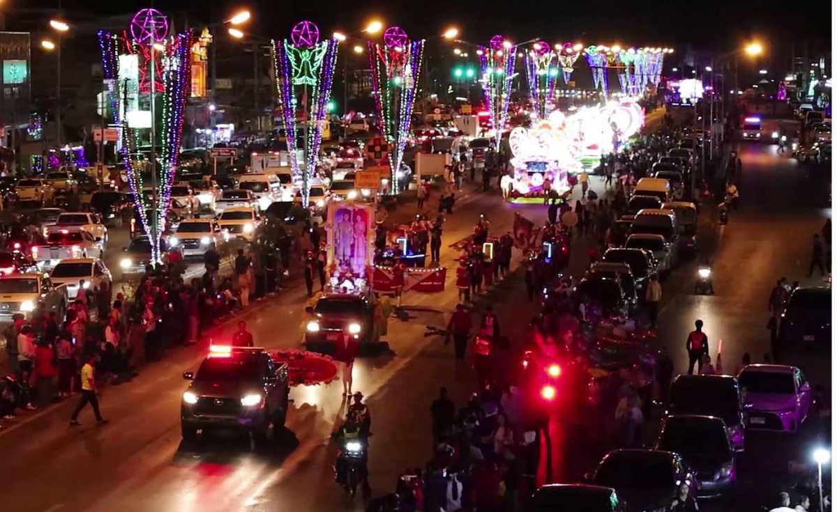 ชาวท่าแร่ จัดแห่ดาวในเทศกาลคริสต์มาส ชาวท่าแร่ จัดแห่ดาวในเทศกาลคริสต์มาส