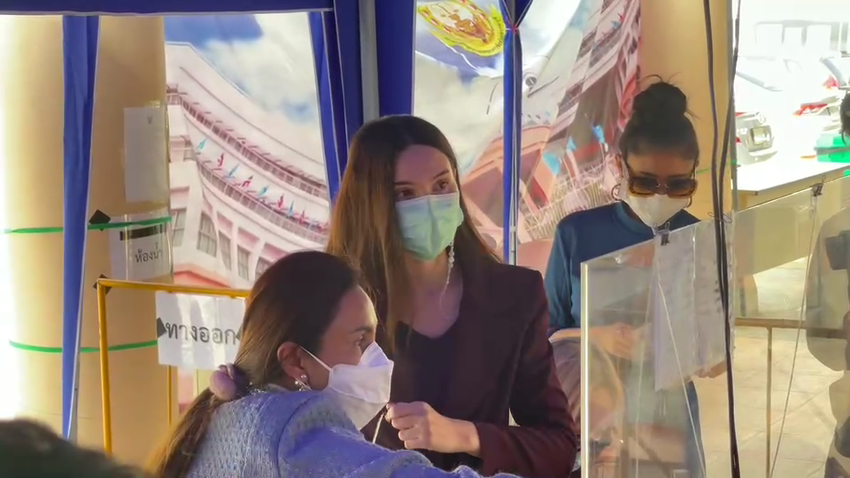 ไมค์-ซาร่า เดินทางไกล่เกลี่ยนัด 3 หลังไม่ลงตัวในนัดที่ 2 ไมค์-ซาร่า เดินทางไกล่เกลี่ยนัด 3 หลังไม่ลงตัวในนัดที่ 2