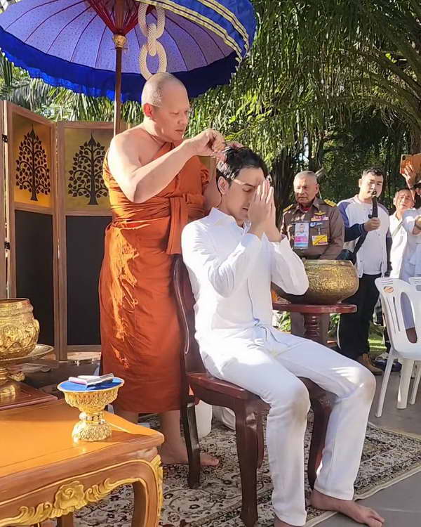เอส กันตพงศ์ ปลงผมเข้าพิธีอุปสมบทแล้ว ก่อนบินศึกษาพระธรรมที่อินเดีย เอส กันตพงศ์ ปลงผมเข้าพิธีอุปสมบทแล้ว ก่อนบินศึกษาพระธรรมที่อินเดีย