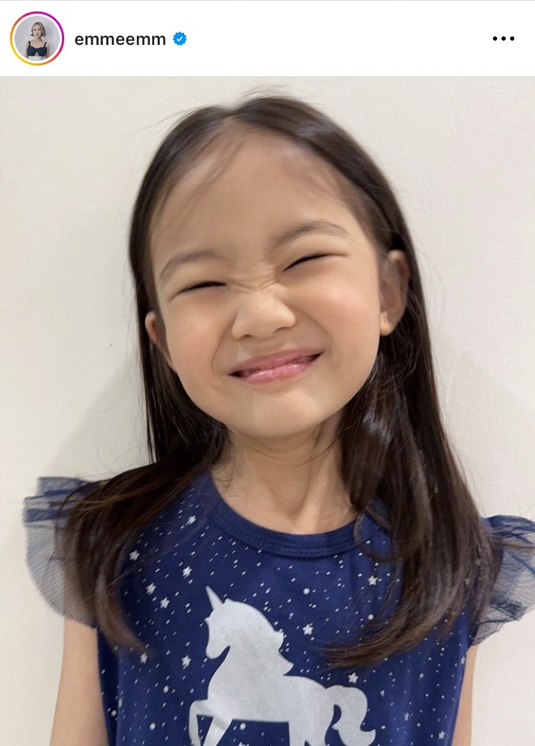  เอ็ม บุษราคัม อวยพรวันเกิดลูกสาว ขอให้เดินหน้าอย่างมีคุณค่าสมเป็น นาฬิกา ของพ่อแม่ 