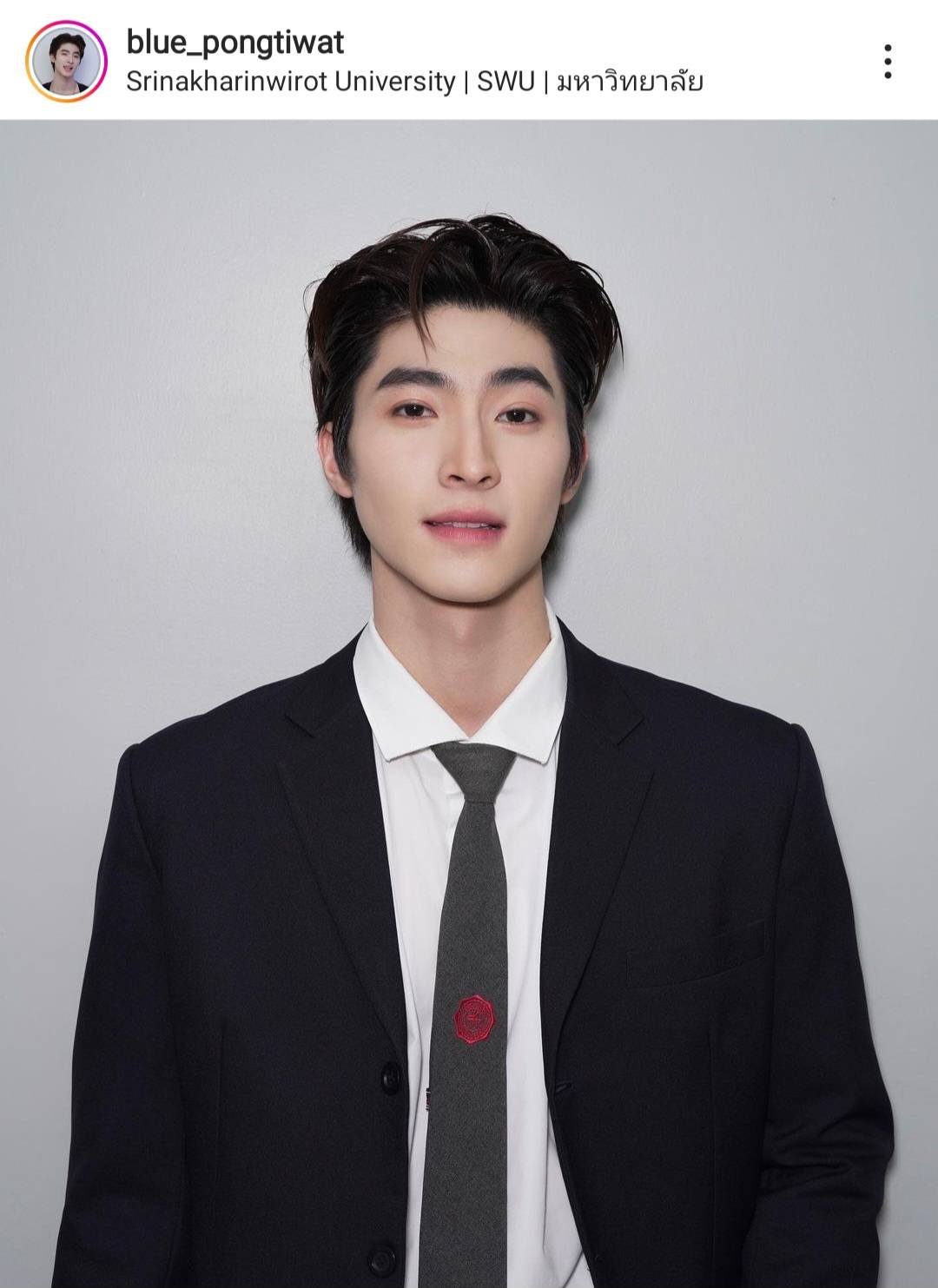 บัณฑิตป้ายแดง บลู พงศ์ทิวัตถ์ เตรียมรับปริญญา ชวนแฟนคลับมาเจอกัน บัณฑิตป้ายแดง บลู พงศ์ทิวัตถ์ เตรียมรับปริญญา ชวนแฟนคลับมาเจอกัน