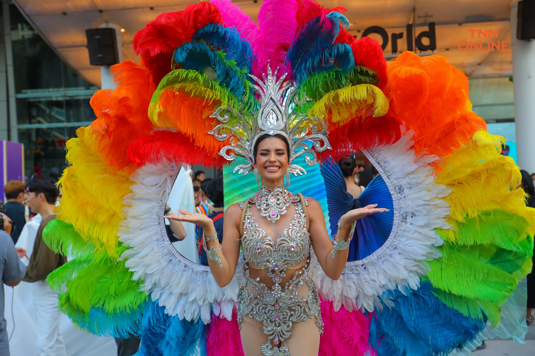 อลังการพาเหรด LGBTQIAN+ ร่วมฉลอง Pride Month สุดยิ่งใหญ่ กว่า 500 ชีวิต อลังการพาเหรด LGBTQIAN+ ร่วมฉลอง Pride Month สุดยิ่งใหญ่ กว่า 500 ชีวิต