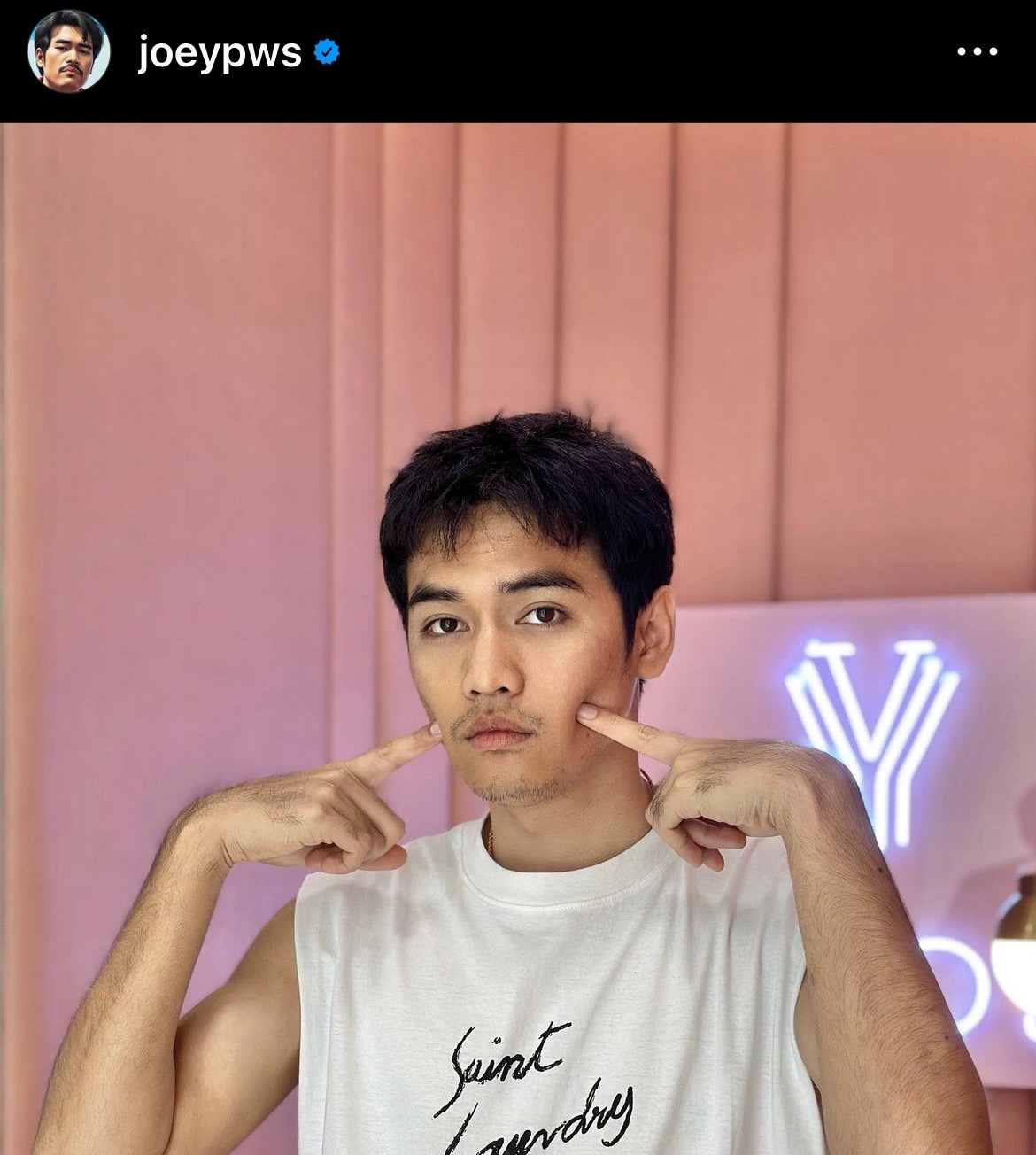 โจอี้ ภูวศิษฐ์ รับเป็นขวัญใจด่านตรวจ เผยที่มาถ่ายรูปยังไงให้เหมือนโดนรวบ!! โจอี้ ภูวศิษฐ์ รับเป็นขวัญใจด่านตรวจ เผยที่มาถ่ายรูปยังไงให้เหมือนโดนรวบ!!