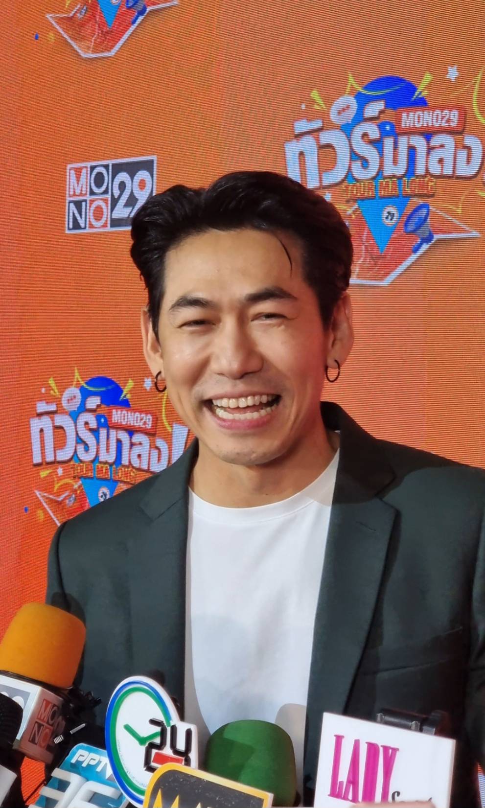 ดีเจเพชรจ้า รับคุยสาวนอกวงการอายุห่างกัน 20 ปี เผยเคยพาไปเจอ นิวเคลียร์ แล้ว