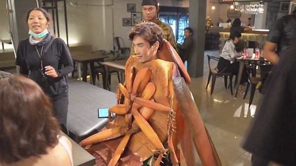 “แมงสาบ” ฉายานี้ของ “ทอย” ที่ทุกคนต้องเดินหนี (มีคลิป) “แมงสาบ” ฉายานี้ของ “ทอย” ที่ทุกคนต้องเดินหนี (มีคลิป)