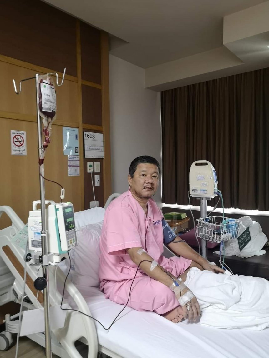 นักร้องลูกทุ่งดัง “ต้อย หมวกแดง” เข้าผ่าตัดไส้ติ่งด่วน (มีคลิป) นักร้องลูกทุ่งดัง “ต้อย หมวกแดง” เข้าผ่าตัดไส้ติ่งด่วน (มีคลิป)