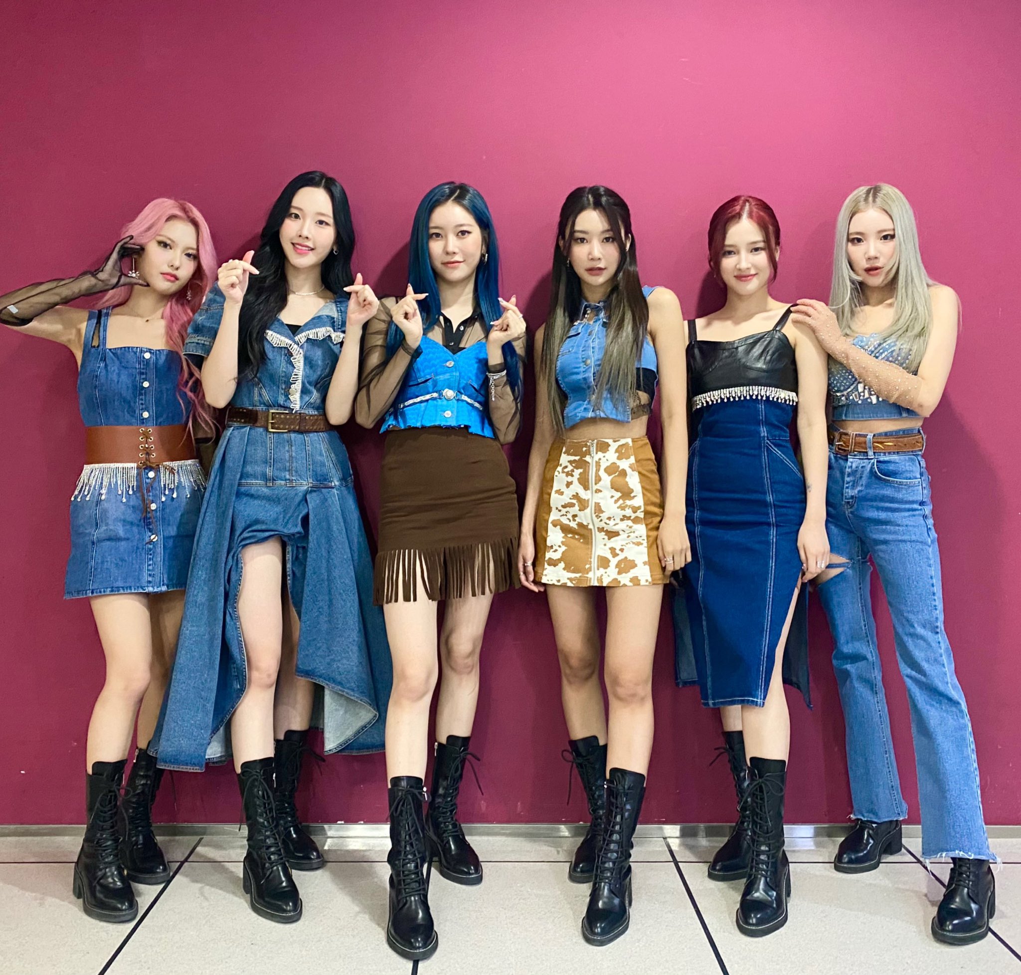 สุดใจหาย!! วง MOMOLAND ปิดฉาก7ปีกับค่ายปลุกปั้น คาดเดินหน้าเป็นศิลปินเดี่ยว สุดใจหาย!! วง MOMOLAND ปิดฉาก7ปีกับค่ายปลุกปั้น คาดเดินหน้าเป็นศิลปินเดี่ยว