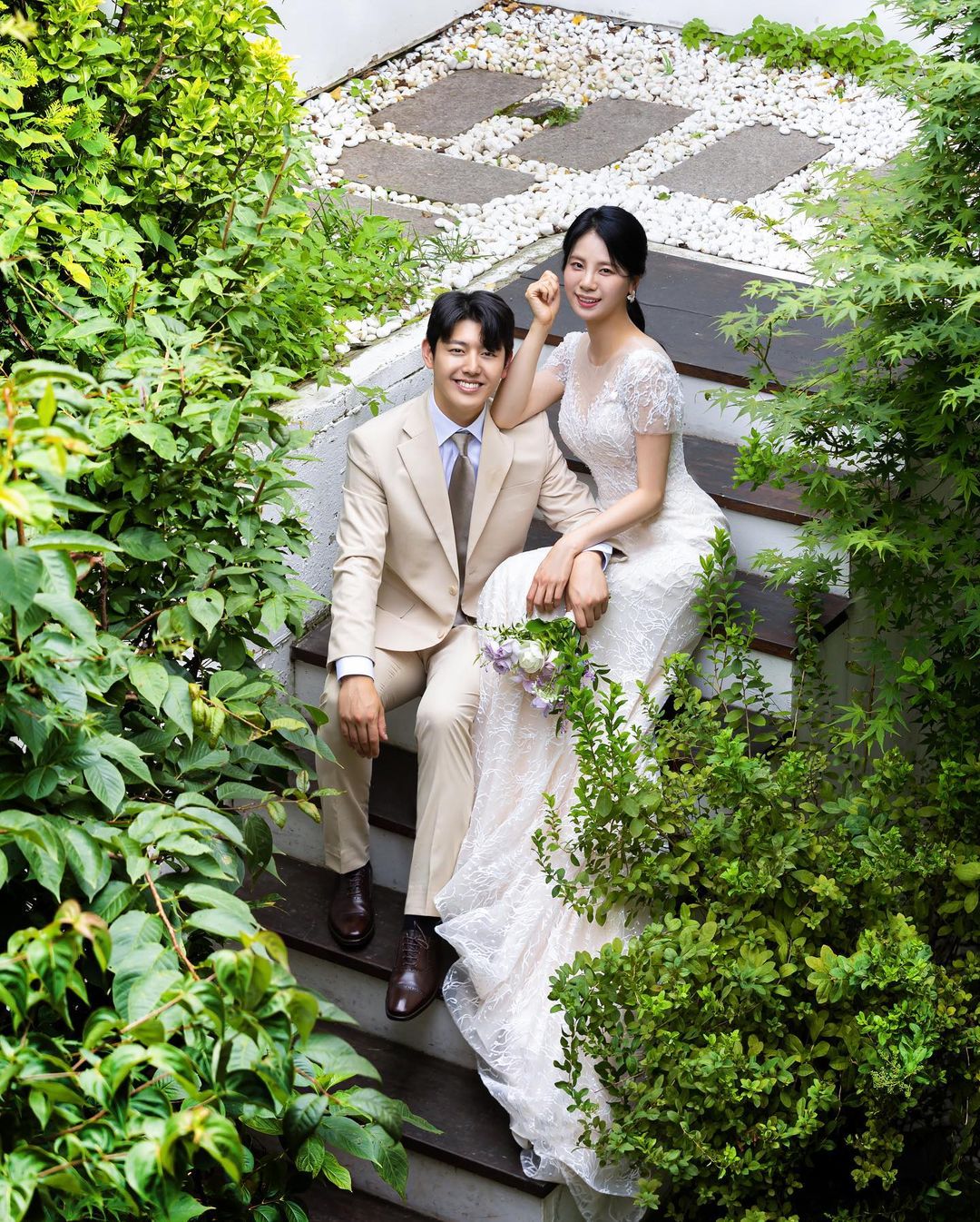 ฮันนีมูนในไทย!! 'คังจุน C-Clown' สละโสดกับสาวสวยนอกวงการ ฮันนีมูนในไทย!! 'คังจุน C-Clown' สละโสดกับสาวสวยนอกวงการ
