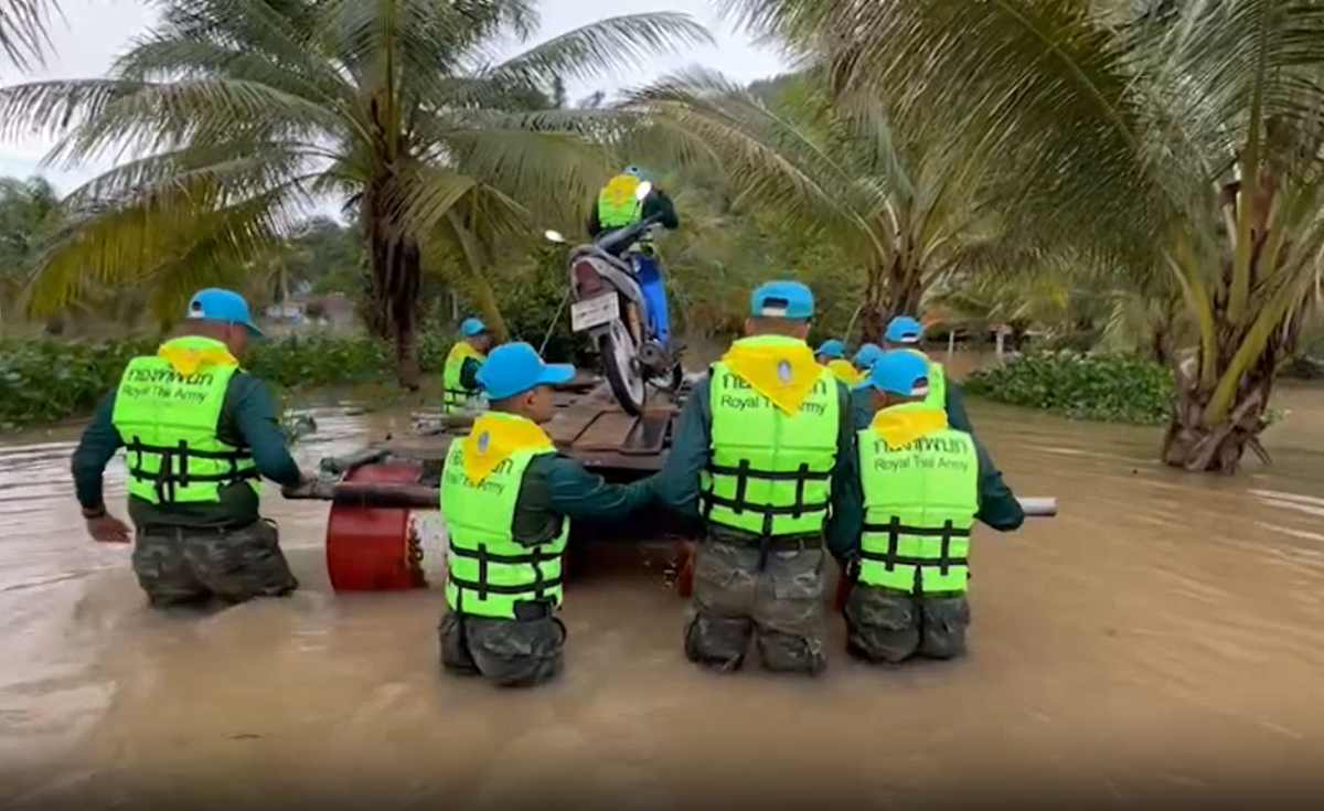 นครศรีฯ พื้นที่รับน้ำยังอ่วม - สุราษฎร์ฯ อ.พุนพิน ยังท่วมสูง 