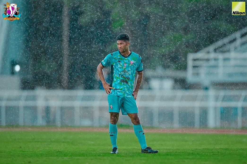 พ้นช่วงเลวร้าย! 'เม่น วีรศักดิ์' สุดแฮปปี้ชีวิตใหม่ที่ 'พิษณุโลกฯ' ชมโค้ชบูของจริง พ้นช่วงเลวร้าย! 'เม่น วีรศักดิ์' สุดแฮปปี้ชีวิตใหม่ที่ 'พิษณุโลกฯ' ชมโค้ชบูของจริง