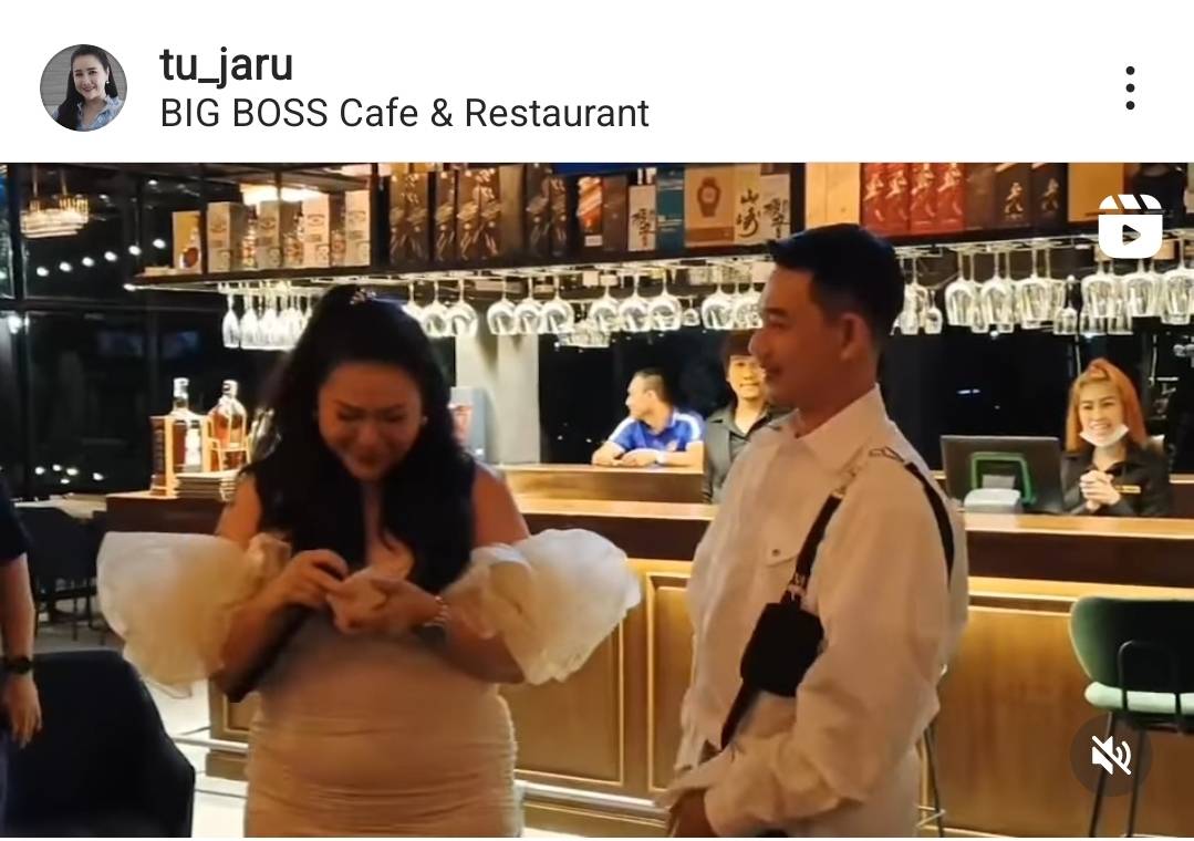 ตู่ จารุศิริ จัดเต็ม ทำเซอร์ไพรส์ขอแฟนหนุ่มแต่งงาน ตู่ จารุศิริ จัดเต็ม ทำเซอร์ไพรส์ขอแฟนหนุ่มแต่งงาน