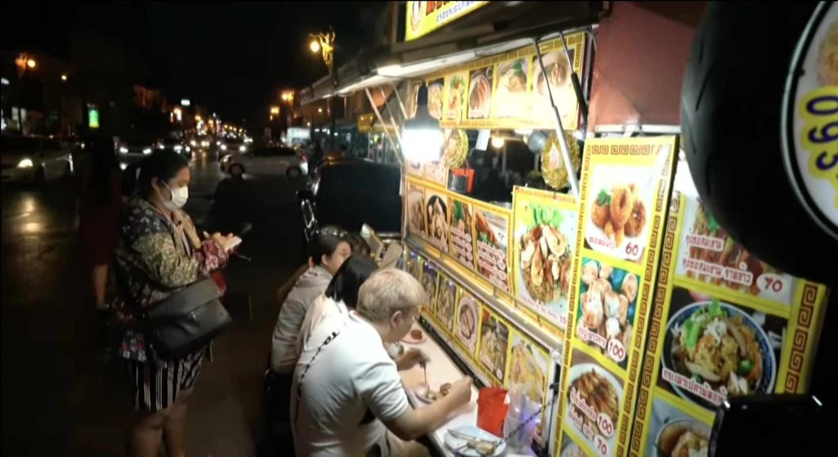 ครัวเหลาริมทาง ครัวเคลื่อนที่ ราคาจับต้องได้ ครัวเหลาริมทาง ครัวเคลื่อนที่ ราคาจับต้องได้