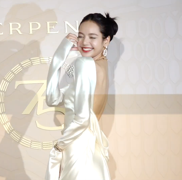 ยิ้มสยามสาดออร่า!! ‘ลิซ่า BLACKPINK’ สวยครองเทรนด์โลกในอีเวนต์ Bvlgari กรุงโซล ยิ้มสยามสาดออร่า!! ‘ลิซ่า BLACKPINK’ สวยครองเทรนด์โลกในอีเวนต์ Bvlgari กรุงโซล